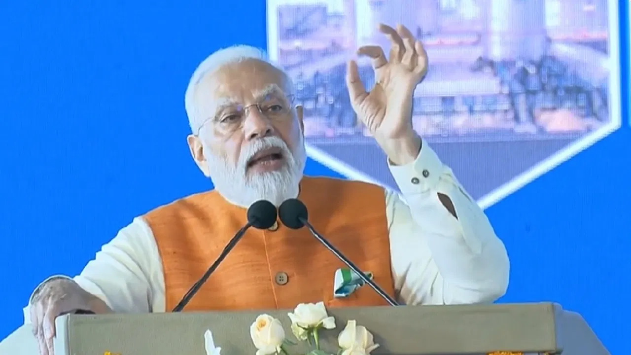 सौगात ए मोदी" ईद में मुसलमानों को मिला बड़ा तौफा